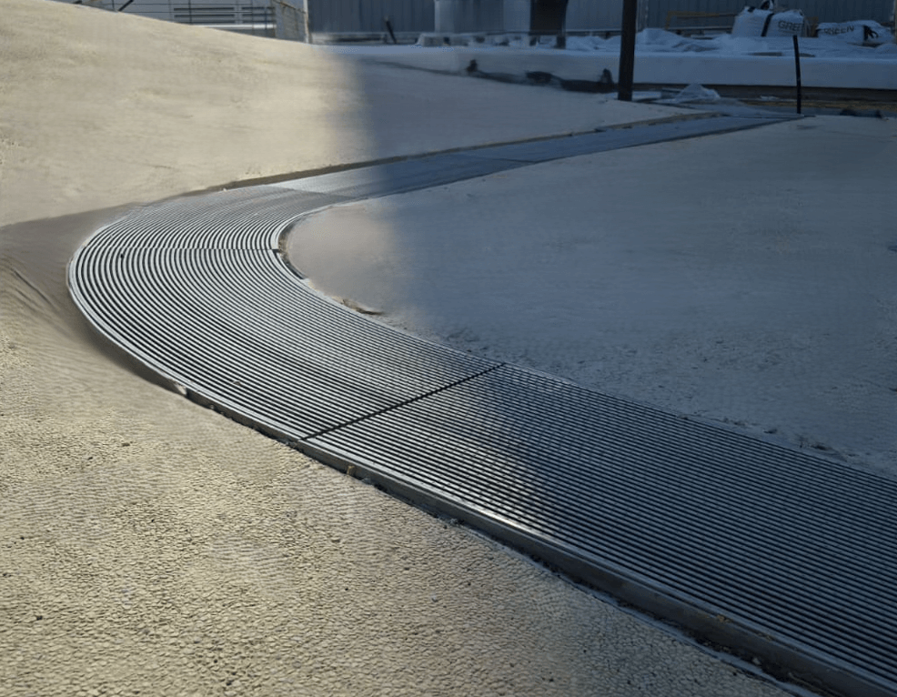 Arc shaped linear drain